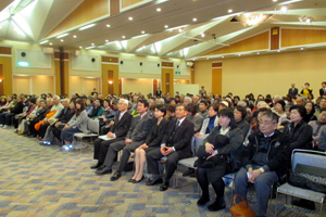 新春講演会と落語会を開催しました