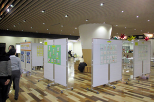 絵はがきコンクール応募作品展示が開催されました