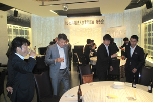 青年部会報告会及び歴代青年部会長との交流会を行いました。