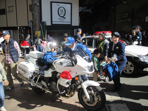 当日は警察車輌の無料体験も！