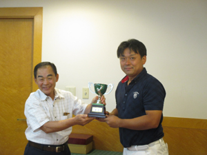 法人会の中では青年部会の三島副部会長が優勝