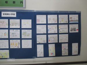 絵はがきコンクール作品の展示