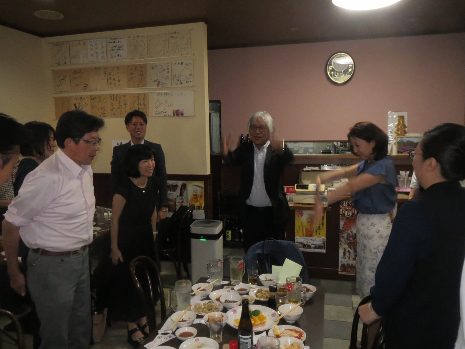 懇親会支部長万歳三唱