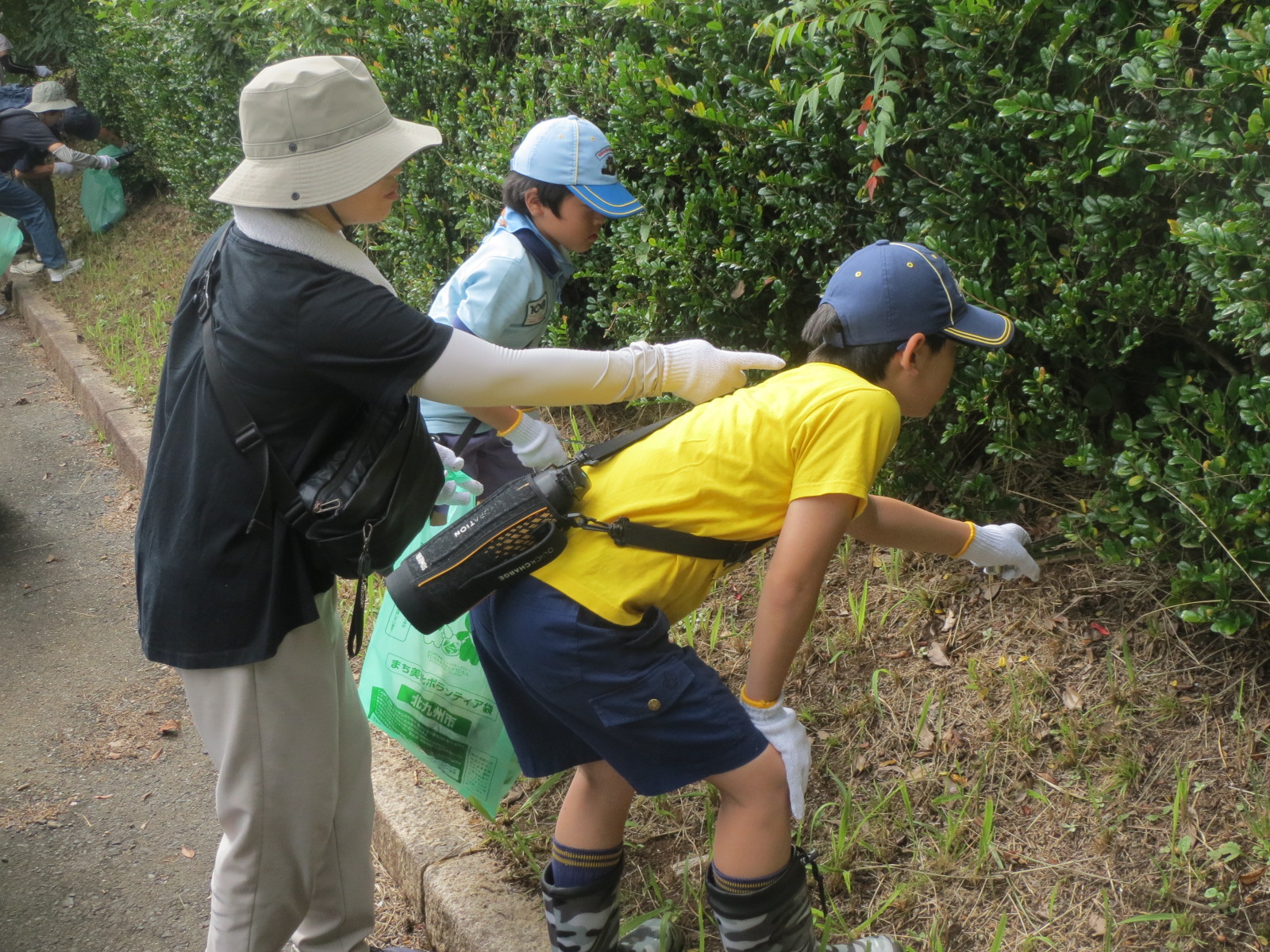 瀬板の森清掃活動 3